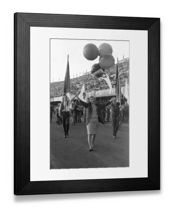 Framed Print : SSSR, Soviet Union, Moscow: The traditional World Youth Festivals organised by communist WBDJ Framed Print : SSSR, Soviet Union, Moscow: The traditional World Youth Festivals organised by communist WBDJ