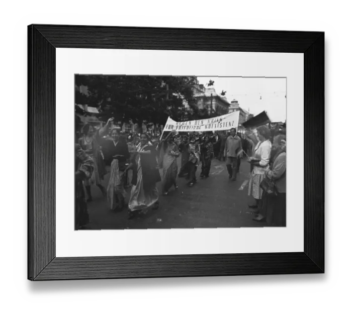 Framed Print : SSSR, Soviet Union, Moscow: The traditional World Youth Festivals organised by communist WBDJ Framed Print : SSSR, Soviet Union, Moscow: The traditional World Youth Festivals organised by communist WBDJ