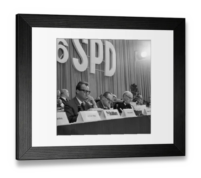 Framed Print : The SPD party conference of 1-5-6 Framed Print : The SPD party conference of 1-5-6