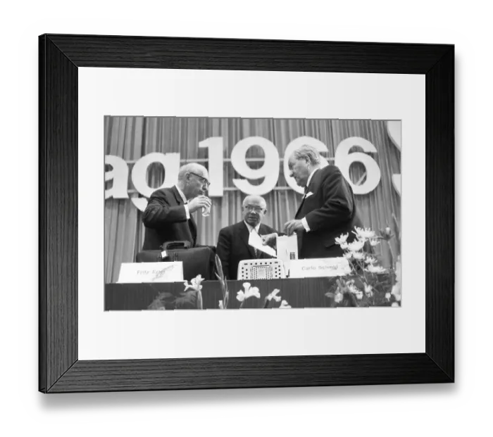 Framed Print : The SPD Party Congress of 1-5-6