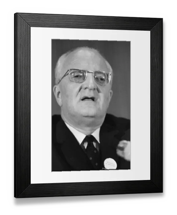 Framed Print : The Business Day of the CDU / CSU in 1969 in Dortmund united politicians and business bosses in consultation Framed Print : The Business Day of the CDU / CSU in 1969 in Dortmund united politicians and business bosses in consultation
