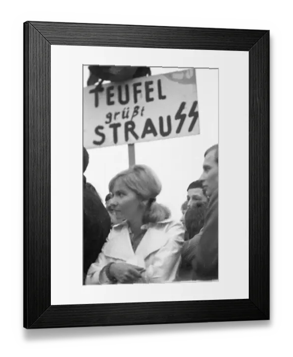 Framed Print : DEU, Germany, Ruhr area The election campaign for the Bundestag elections on 10 Framed Print : DEU, Germany, Ruhr area The election campaign for the Bundestag elections on 10