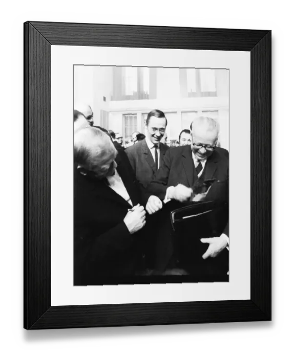 Framed Print : The Federal Assembly elected the new Federal President Gustav Heinemann (SPD) Framed Print : The Federal Assembly elected the new Federal President Gustav Heinemann (SPD)