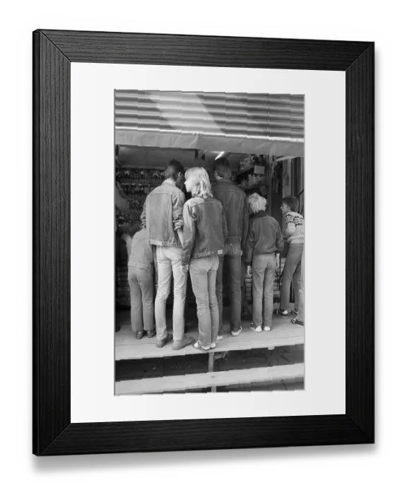 Framed Print : 01 / 02 / 1984 GDR East Berlin district of Treptow Framed Print : 01 / 02 / 1984 GDR East Berlin district of Treptow