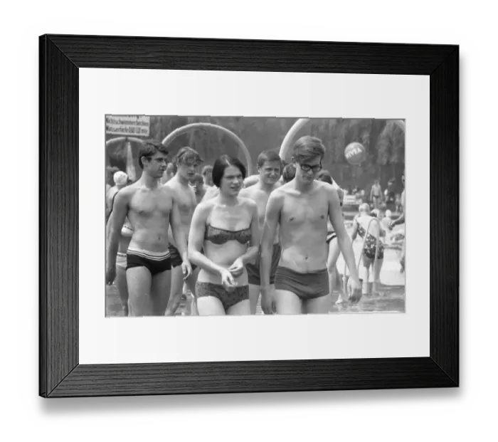 Framed Print : The summer of 1965, here in Dortmund's open-air swimming pool in 1965