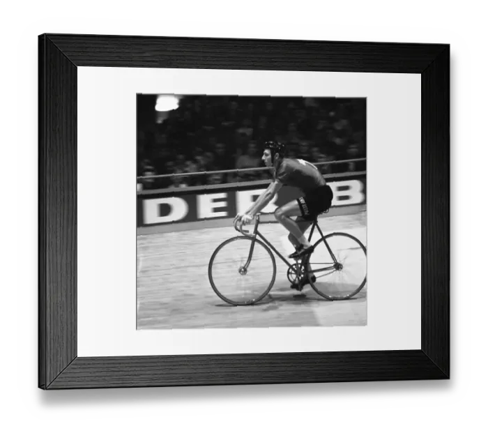 Framed Print : The 6-day race of the professional cyclists Framed Print : The 6-day race of the professional cyclists