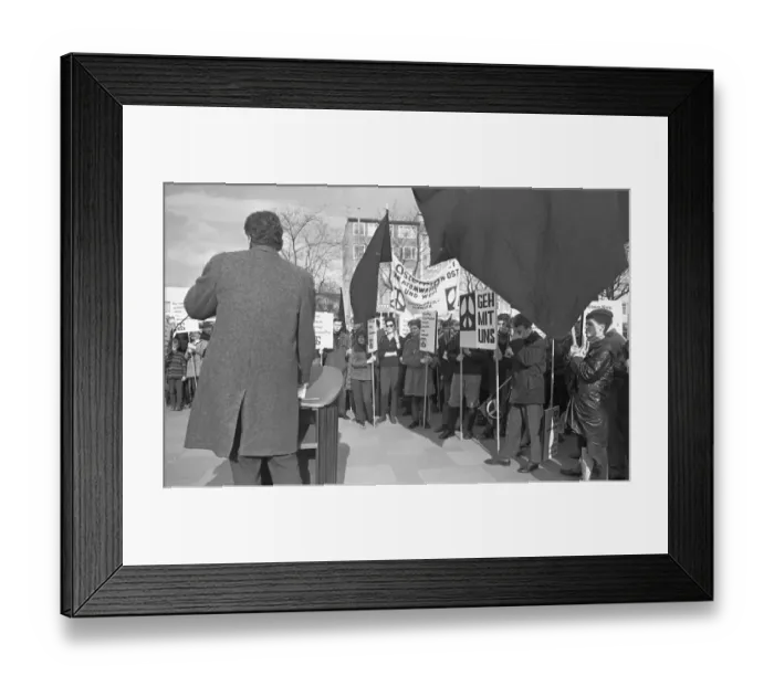 Framed Print : The 1964 Easter March led by the Campaign for Disarmament Framed Print : The 1964 Easter March led by the Campaign for Disarmament