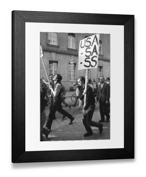 Framed Print : The US Army's waging of war in Vietnam