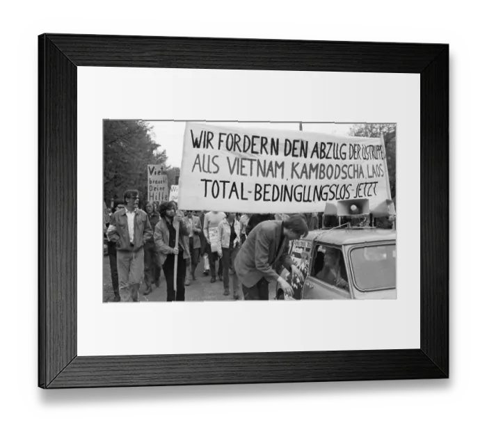 Framed Print : The US Army's waging of war in Vietnam