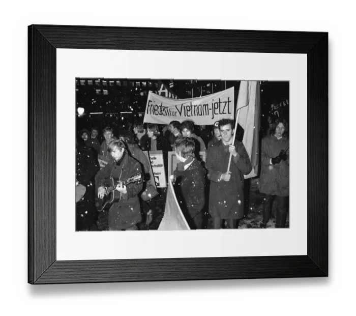 Framed Print : The warfare of the US army in Vietnam Framed Print : The warfare of the US army in Vietnam