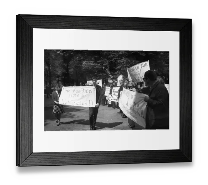 Framed Print : The re-election of North Rhine-Westphalia's State Premier Franz Meyers (CDU) Framed Print : The re-election of North Rhine-Westphalia's State Premier Franz Meyers (CDU)