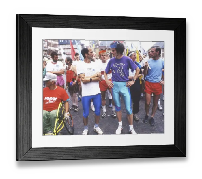 Framed Print : Peace Tour of Cyclists and Amateurs in July 1989 from Paris to Moscow