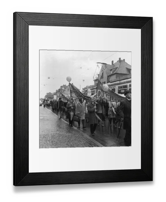 Framed Print : The Easter march of the opponents of nuclear weapons