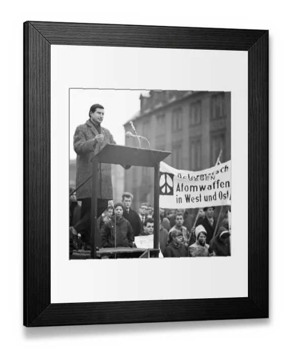 Framed Print : The 1964 Easter March led by the Campaign for Disarmament Framed Print : The 1964 Easter March led by the Campaign for Disarmament