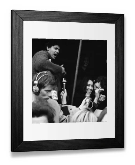 Framed Print : The presence and performance of US singer Joan Baez Framed Print : The presence and performance of US singer Joan Baez