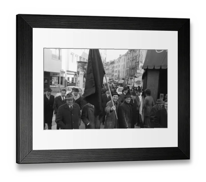 Framed Print : Farmers unions demonstrated for higher income prices in Bonn Framed Print : Farmers unions demonstrated for higher income prices in Bonn