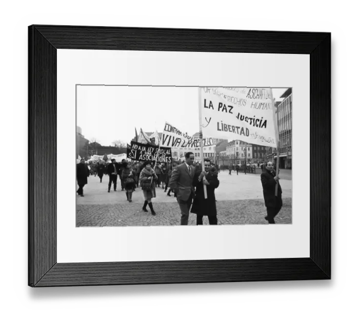 Framed Print : Spanish guest workers