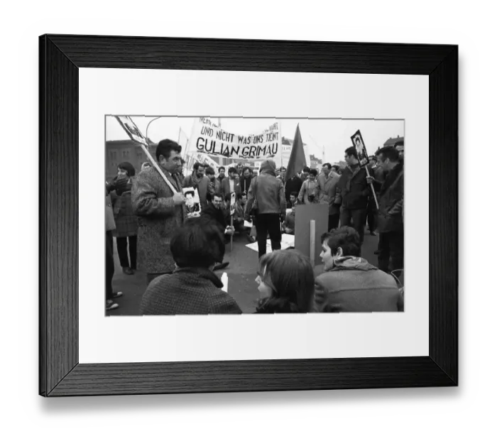 Framed Print : Spanish guest workers
