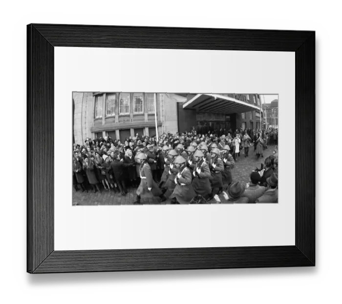 Framed Print : The first meeting of Willy Brandt (Chancellor of the FRG) and Willi Stoph (MP of the GDR)