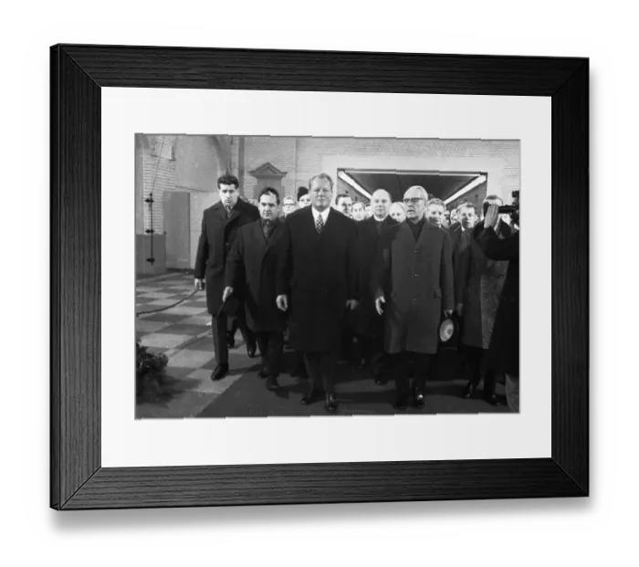 Framed Print : The first meeting of Willy Brandt (Chancellor of the FRG) and Willi Stoph (MP of the GDR)