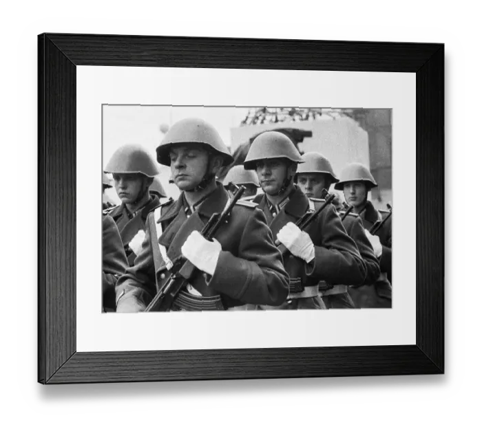 Framed Print : The first meeting of Willy Brandt (Chancellor of the FRG) and Willi Stoph (MP of the GDR) Framed Print : The first meeting of Willy Brandt (Chancellor of the FRG) and Willi Stoph (MP of the GDR)