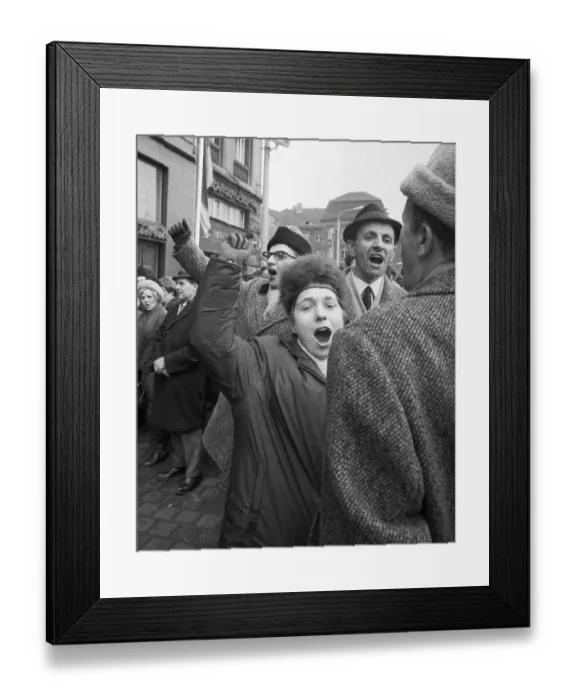 Framed Print : The first meeting of Willy Brandt (Chancellor of the FRG) and Willi Stoph (MP of the GDR)