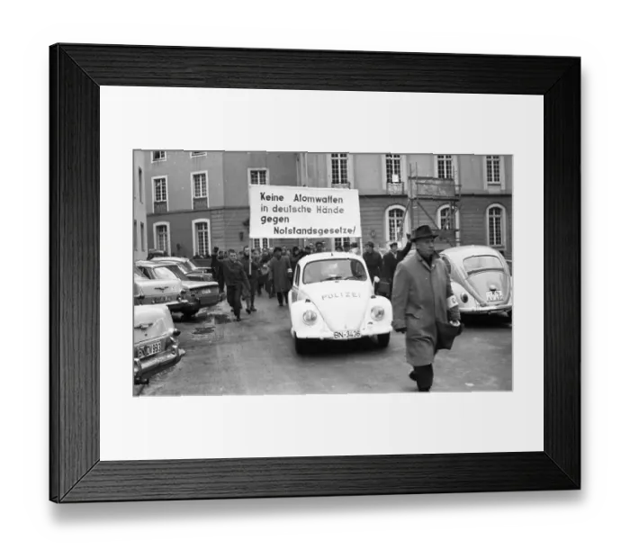 Framed Print : The peace movement demonstrated in Bonn on 16 Framed Print : The peace movement demonstrated in Bonn on 16
