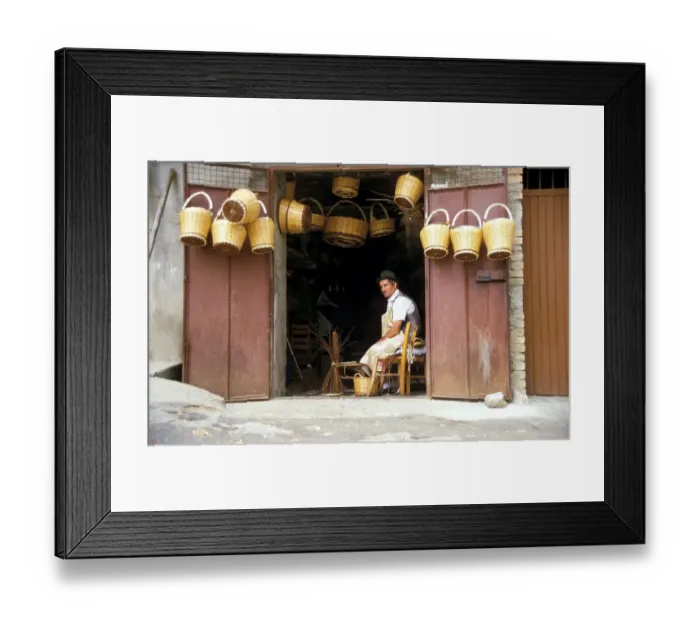 Framed Print : Basket weaver at work, Apulia, Italy, Europe