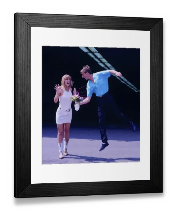 Framed Print : Couple with bouquet
