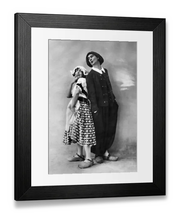 Framed Print : Dutch couple, 1930s, Holland