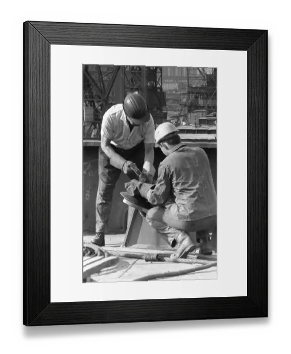 Framed Print : Work at the Port of Hamburg and Howaldtswerke Hamburg