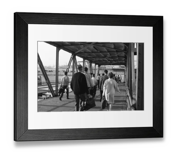 Framed Print : Work at the Port of Hamburg and Howaldtswerke Hamburg