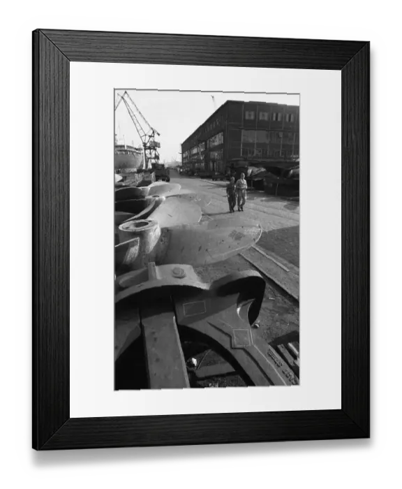 Framed Print : Work at the Port of Hamburg and Howaldtswerke Hamburg