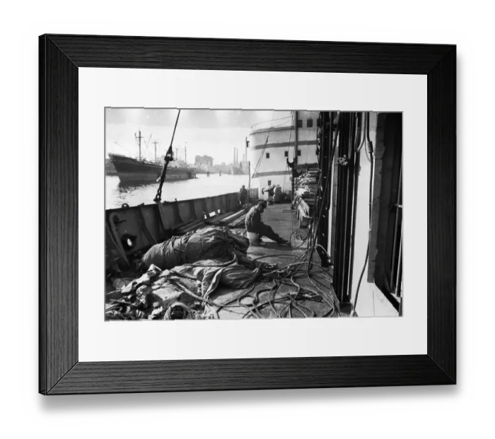 Framed Print : Work at the Port of Hamburg and Howaldtswerke Hamburg