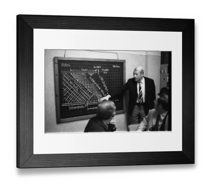 Framed Print : Nine miners of the Emil Emscher colliery were buried on 2