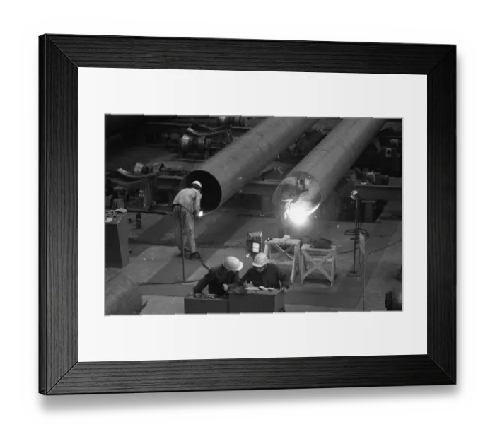Framed Print : The Thyssen pipe mill, here in Duisburg in 1968 Framed Print : The Thyssen pipe mill, here in Duisburg in 1968