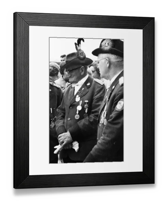 Framed Print : Meeting of displaced persons from Waldenburg