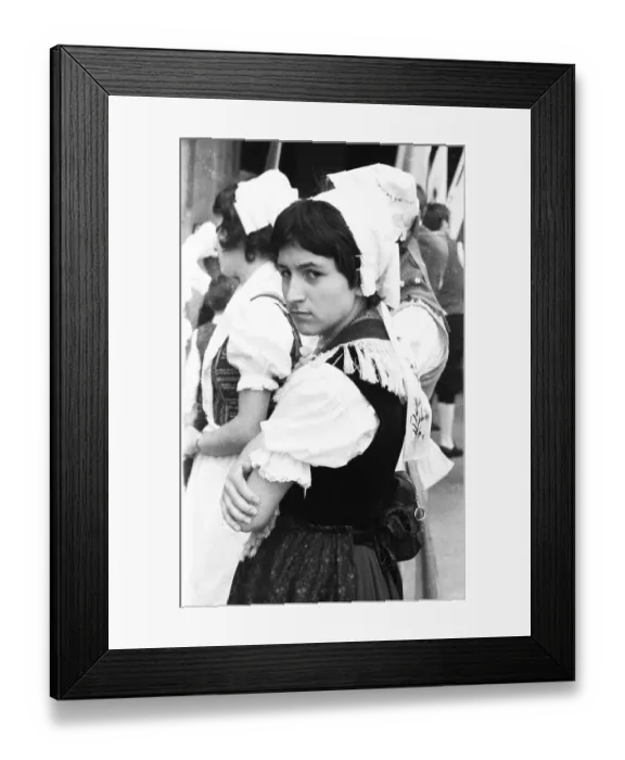 Framed Print : Meeting of displaced persons from Waldenburg
