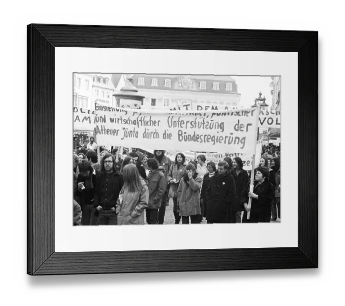 Framed Print : Greeks and Germans demonstrated in Bonn on 10 Framed Print : Greeks and Germans demonstrated in Bonn on 10
