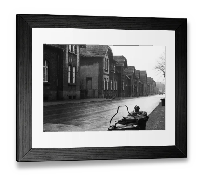 Framed Print : Despite the rather dilapidated condition of the colliery housing estate - here on 26 February 1973 in Bottrop - the RAG