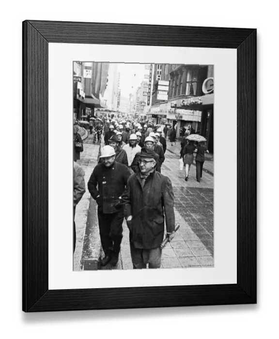 Framed Print : With a spontaneous strike and demonstration Framed Print : With a spontaneous strike and demonstration