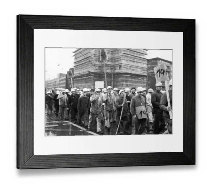 Framed Print : With a spontaneous strike and demonstration Framed Print : With a spontaneous strike and demonstration