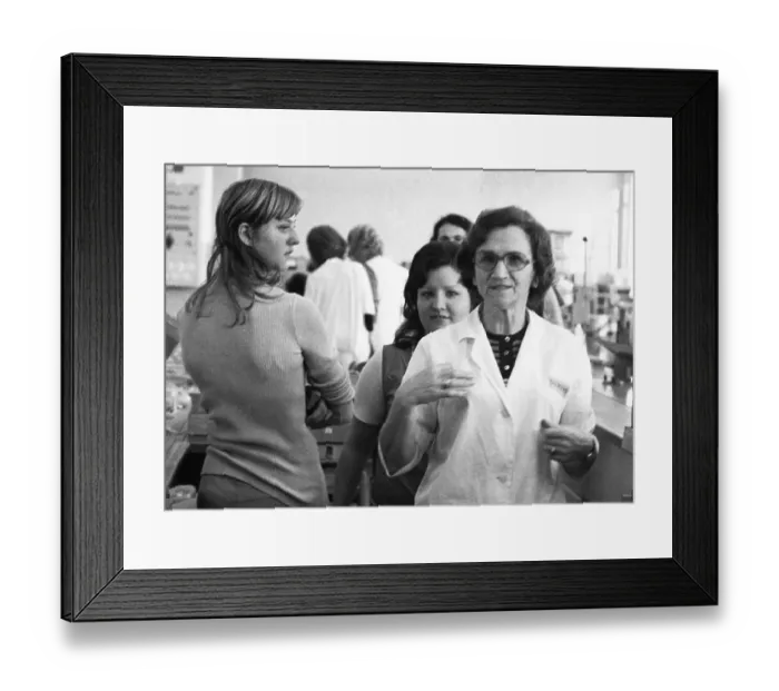 Framed Print : Women's workplaces at Siemens on 22 Framed Print : Women's workplaces at Siemens on 22