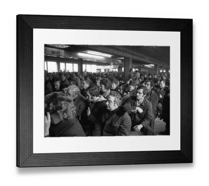 Framed Print : At the works meeting of the Deutsche Edelstahlwerke (DEW) in Bochum on 6 December 1973 Framed Print : At the works meeting of the Deutsche Edelstahlwerke (DEW) in Bochum on 6 December 1973