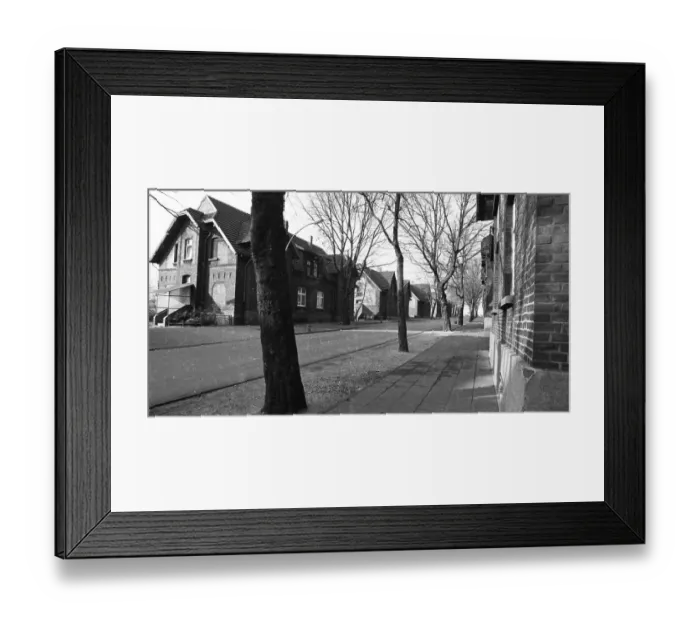 Framed Print : Tenants of the Ruhrkohle (RAG) colliery housing estate