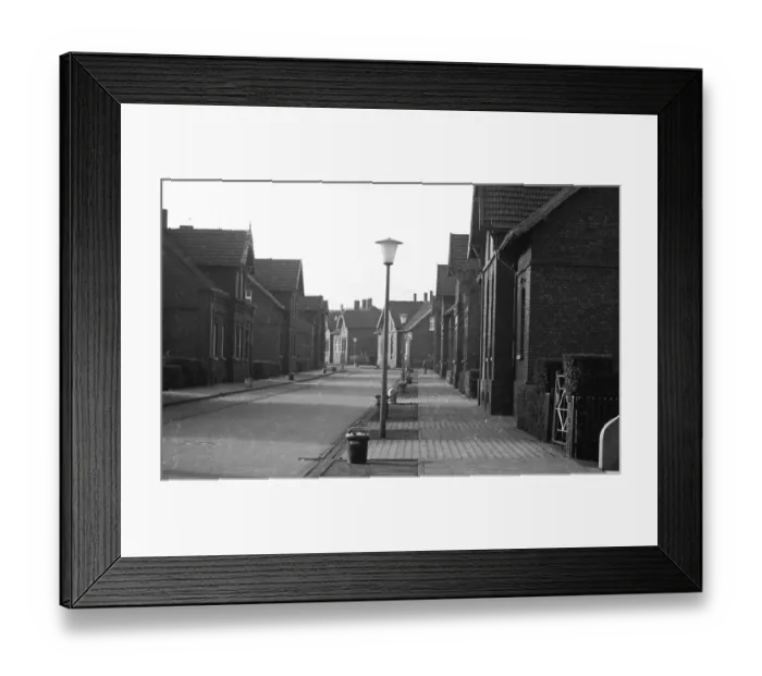Framed Print : Tenants of the Ruhrkohle (RAG) colliery housing estate Framed Print : Tenants of the Ruhrkohle (RAG) colliery housing estate