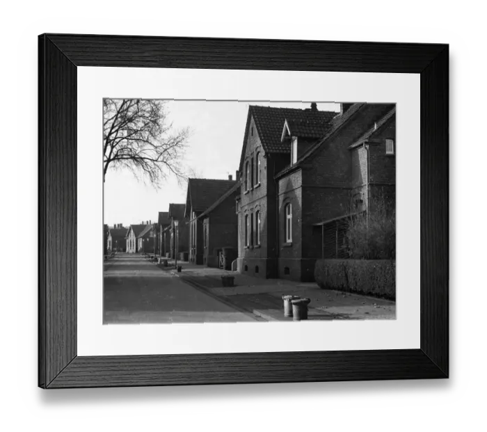 Framed Print : Tenants of the Ruhrkohle (RAG) colliery housing estate Framed Print : Tenants of the Ruhrkohle (RAG) colliery housing estate