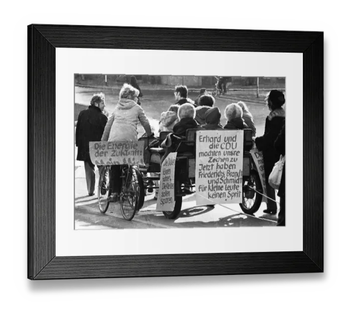 Framed Print : A demonstration with a DKP motorcade on 24 November 1973 in Essen against the driving bans on carless Sundays caused a Framed Print : A demonstration with a DKP motorcade on 24 November 1973 in Essen against the driving bans on carless Sundays caused a