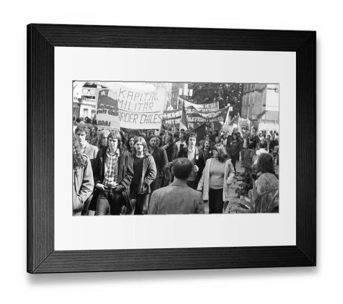 Framed Print : 5000 pupils, students and young people