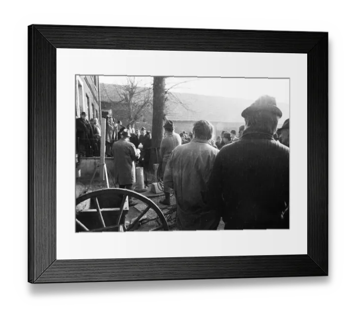 Framed Print : The auction of a farm on 2. 3. 1972 in the Muensterland in Ascheberg with all inventory and livestock